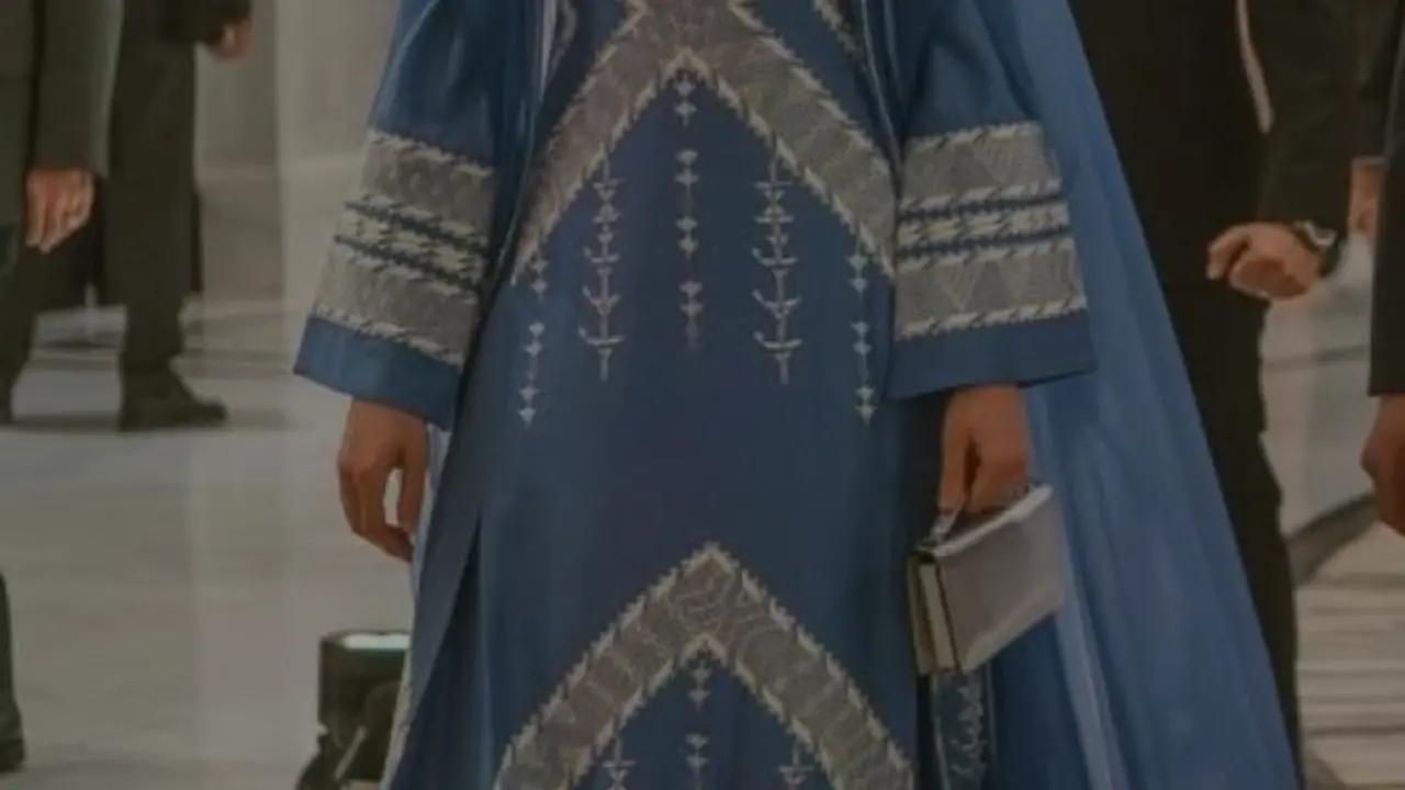 إطلالة الأميرة رجوة الحسين في اليوبيل الماسي تجمع بين التراث الأردني والأناقة العصرية